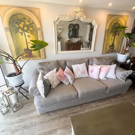 Lumineux Avec Jacuzzi A 60 M² *